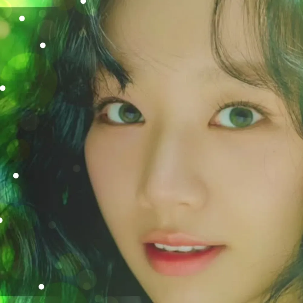 Behind-the-scenes cut of Hyeri