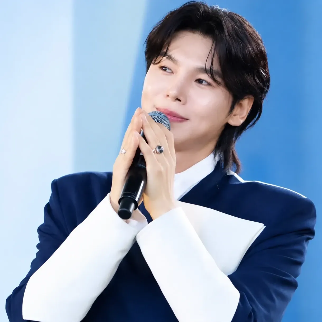A moment captured by a fan of Kim Junsu (1991)