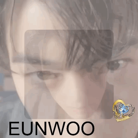 Behind-the-scenes cut of Cha Eunwoo