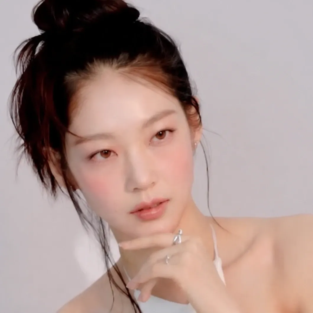 Recent activity shot of Gong Seungyeon