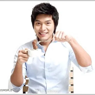 Foto kegiatan terbaru dari Hyun Bin