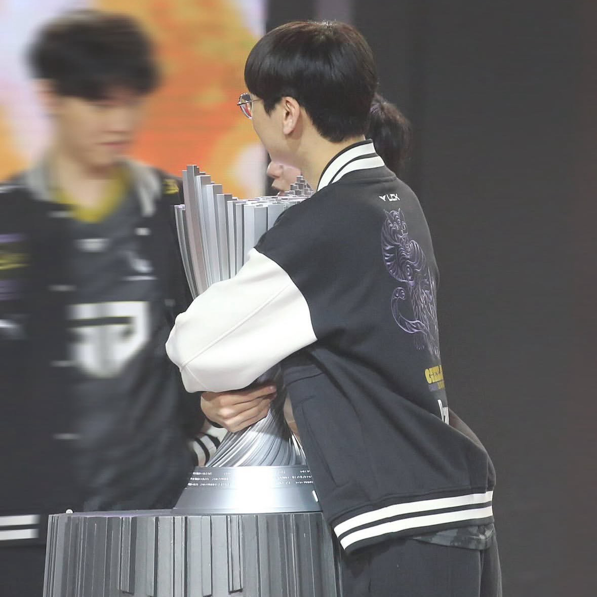 Behind-the-scenes cut of Doran