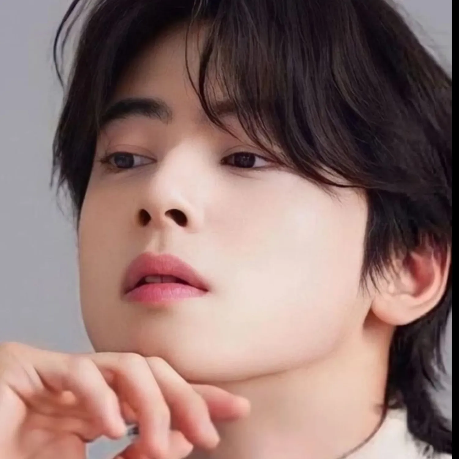 Behind-the-scenes cut of Cha Eunwoo