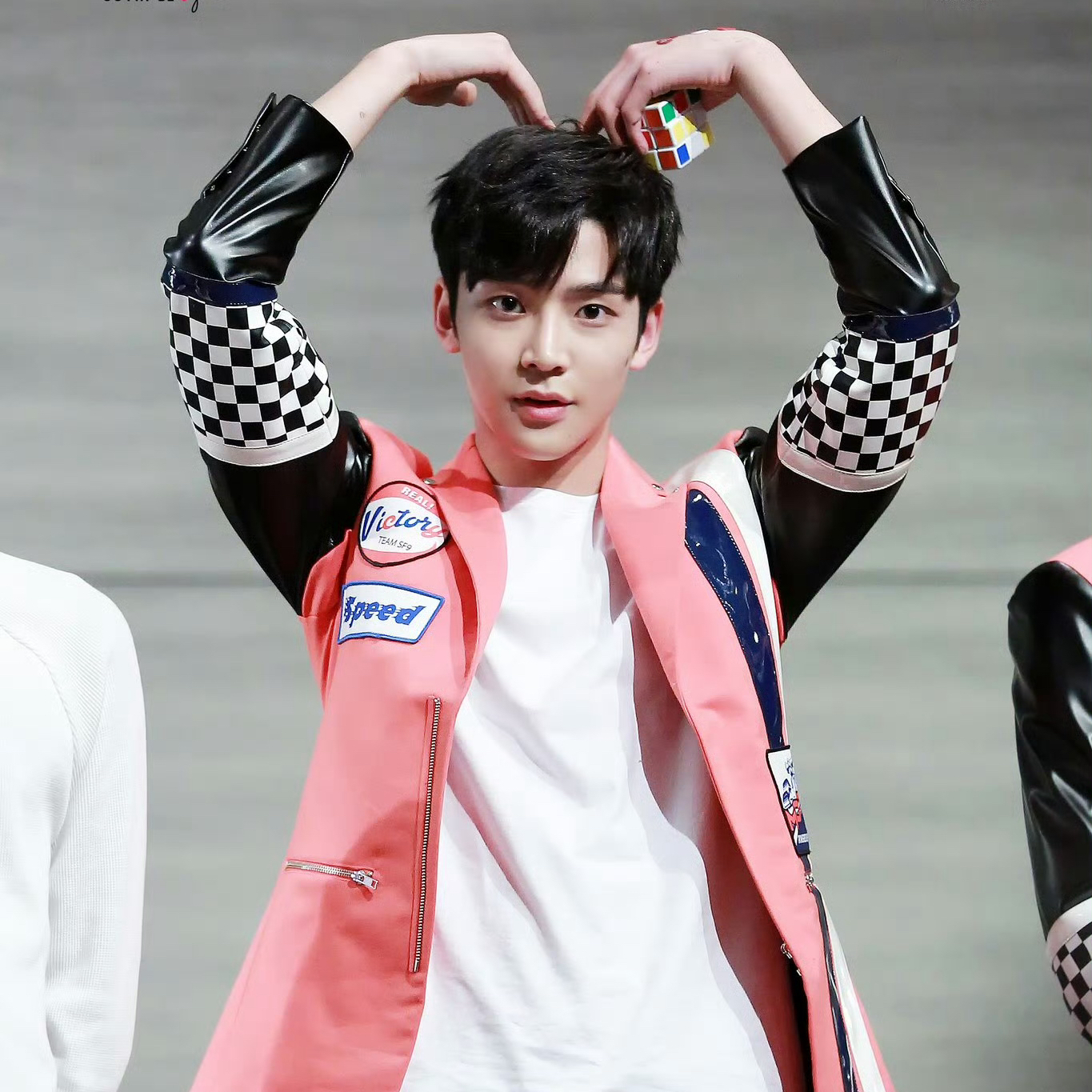 粉丝拍下的路云瞬间