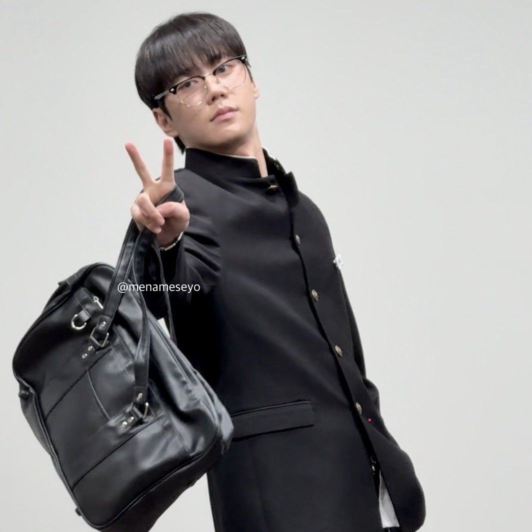 Recent activity shot of Lee Junyoung