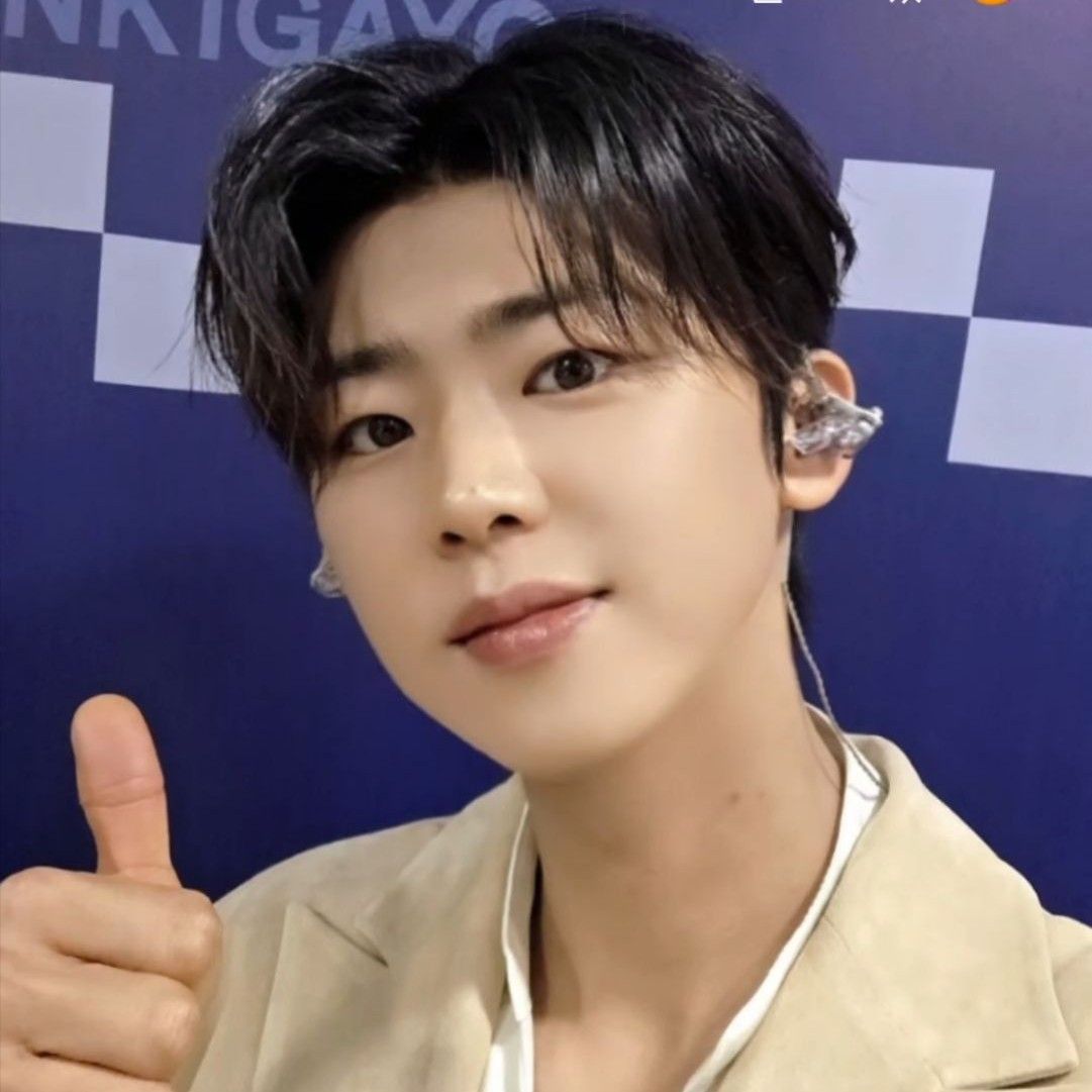 Behind-the-scenes cut of Park Jihyeon