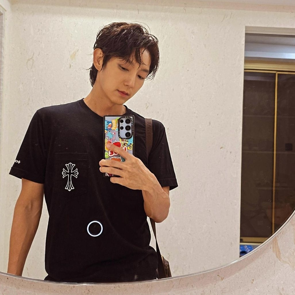 Latest photo of Lee Joongi