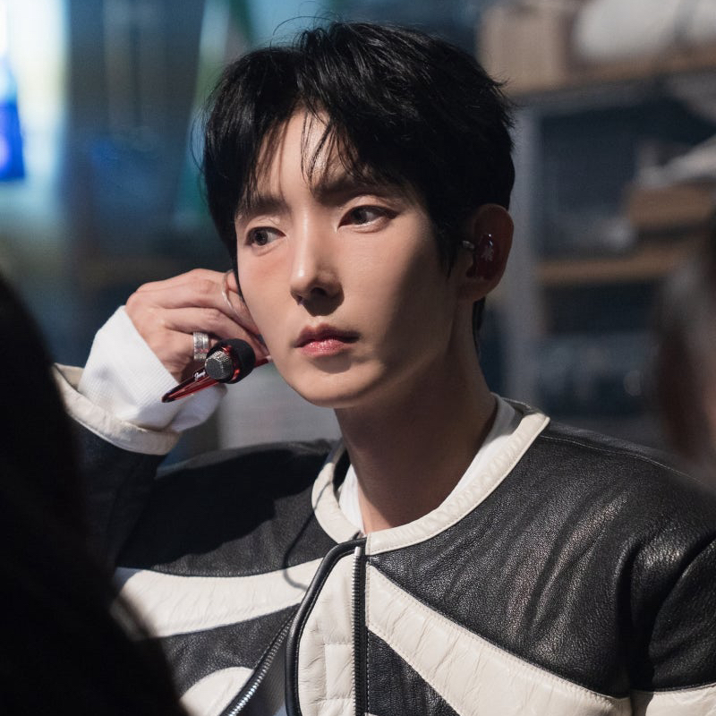 A moment captured by a fan of Lee Joongi