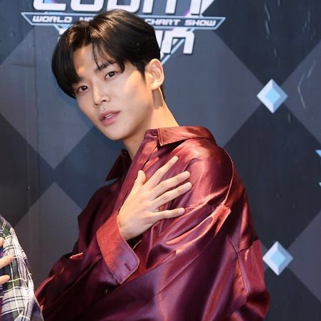 路云的最新照片