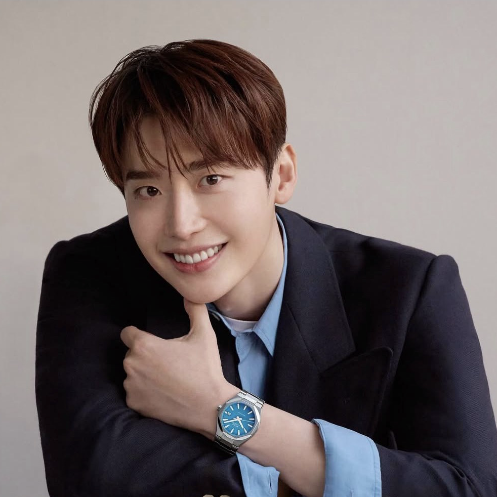 Recent activity shot of Lee Jongsuk