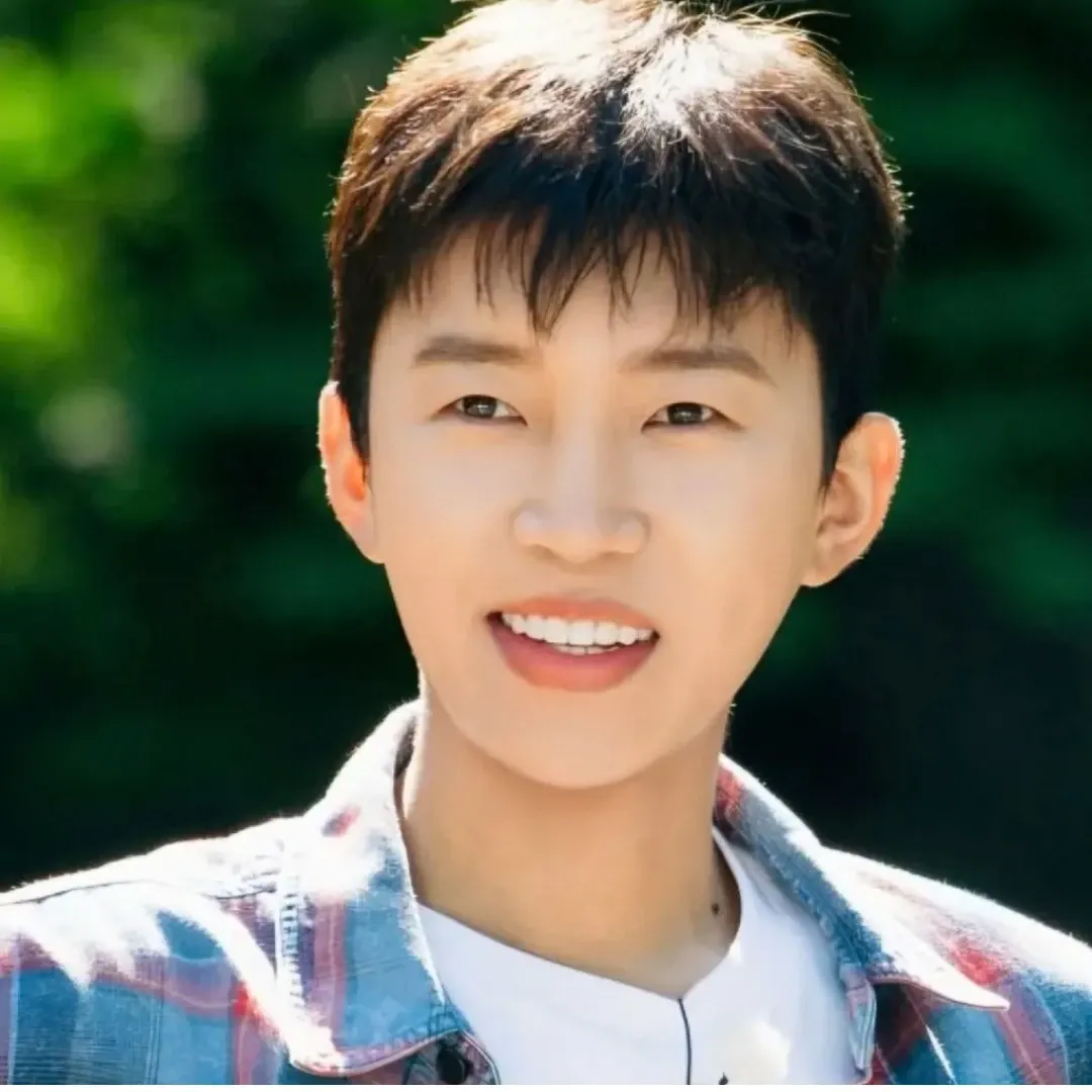 Foto kegiatan terbaru dari Lim Youngwoong
