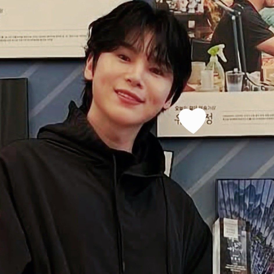 Behind-the-scenes cut of Kim Junsu (1991)