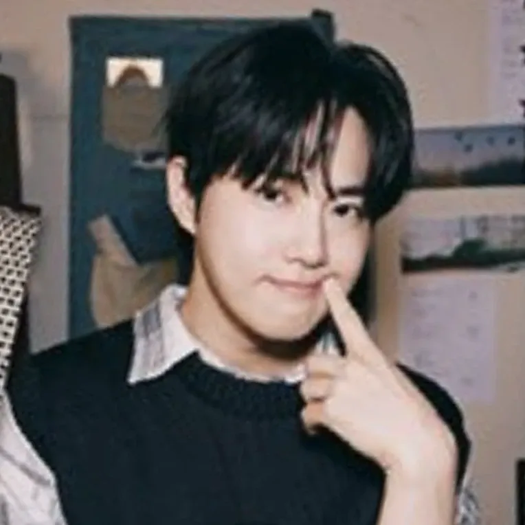 A moment captured by a fan of Suho