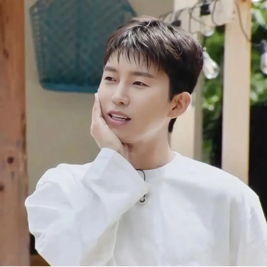 Latest photo of Lim Youngwoong
