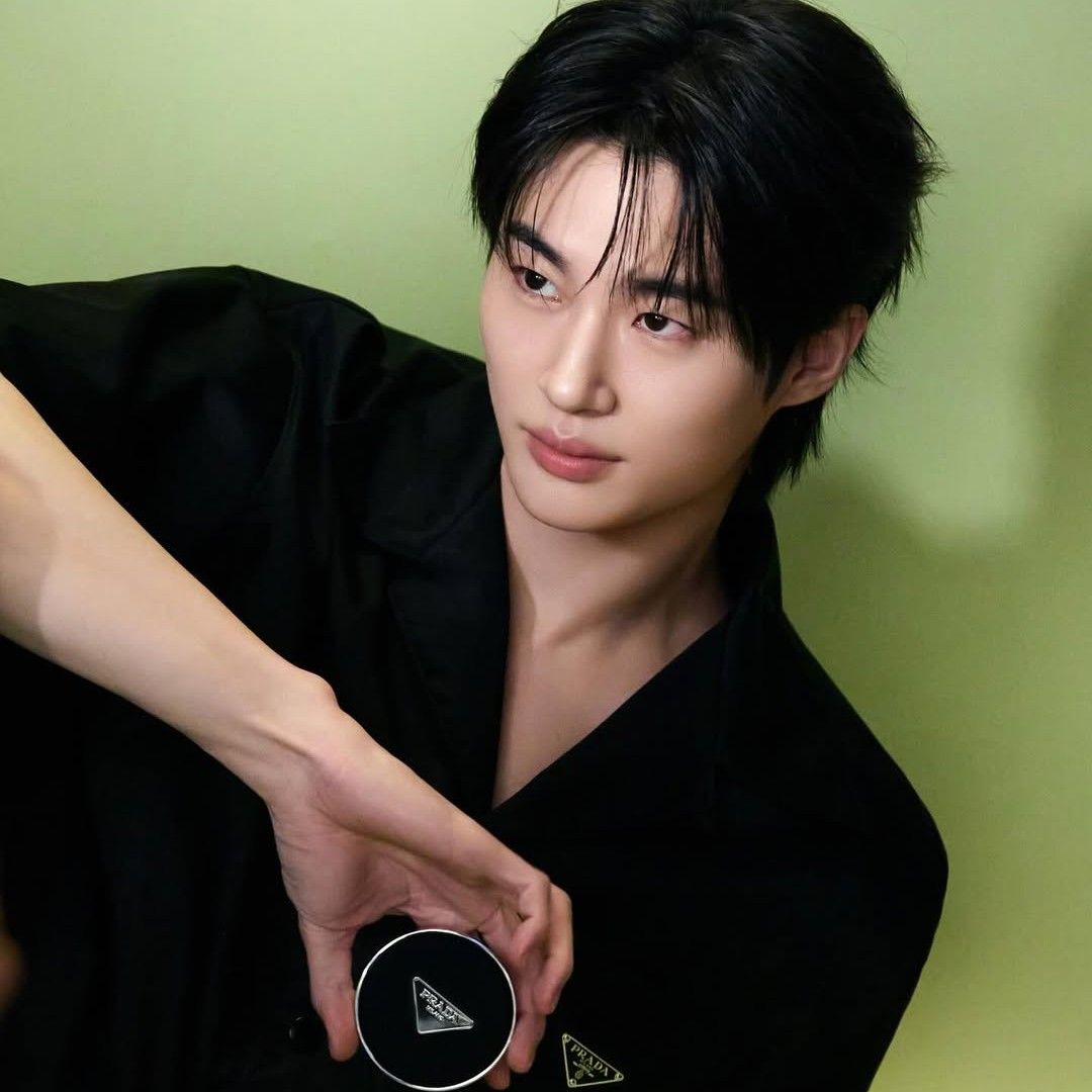 Recent activity shot of Byeon Wooseok