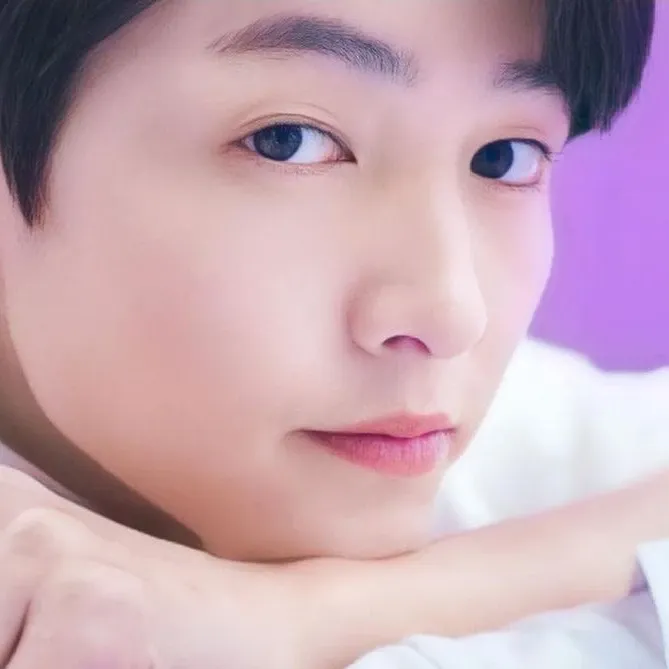 Latest photo of Song Joongki