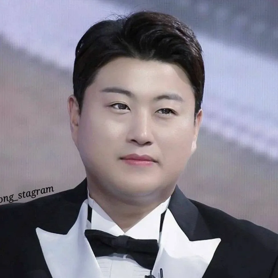 Foto terbaru dari Kim Hojoong