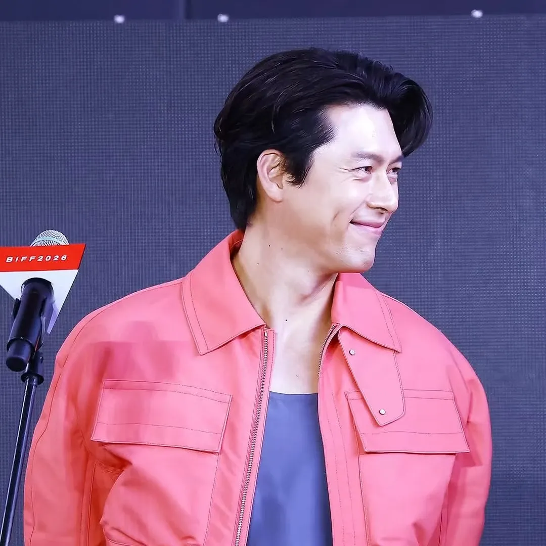 Momen yang diabadikan oleh penggemar Hyun Bin