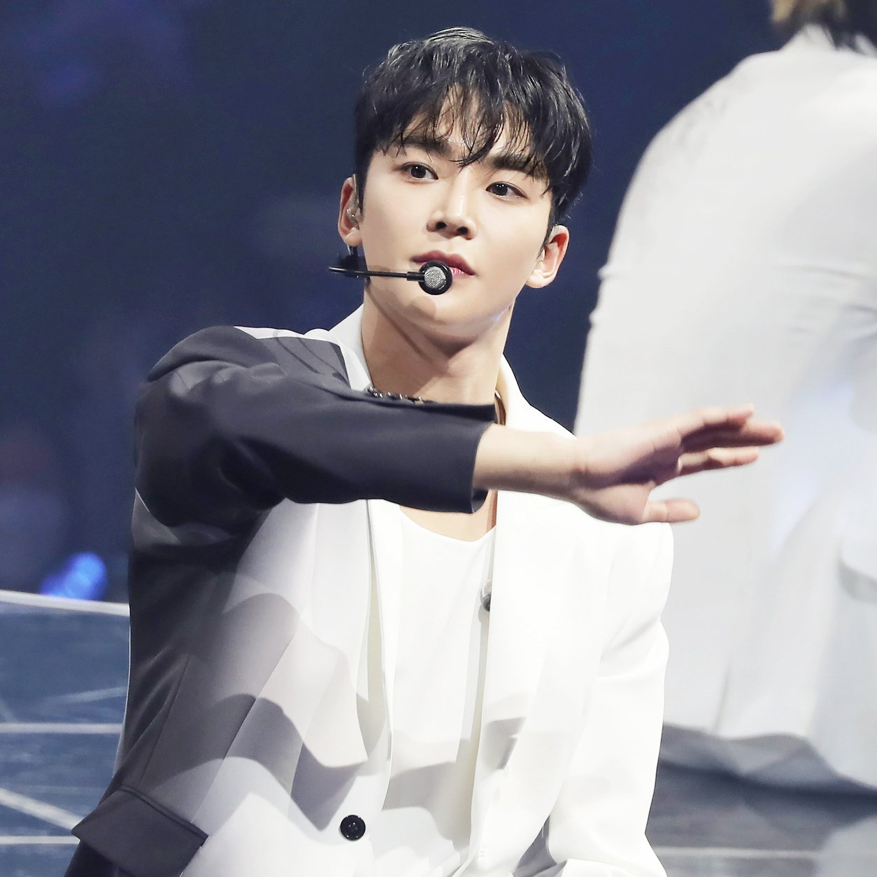 Foto kegiatan terbaru dari Rowoon