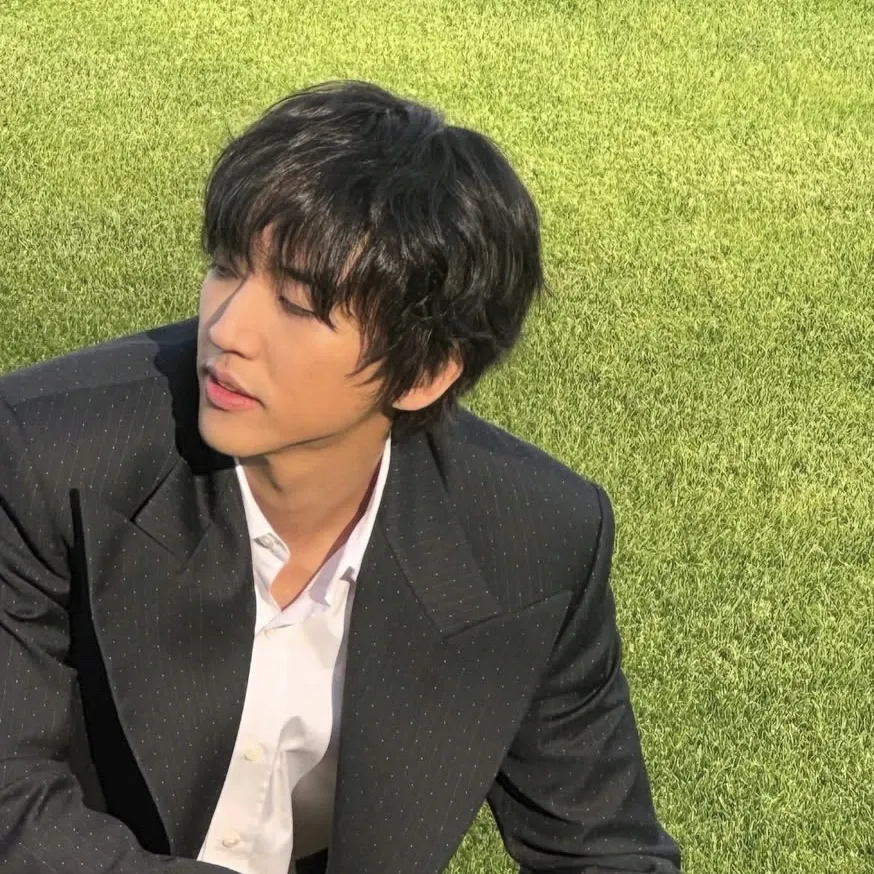 Latest photo of Lee Seungyoon