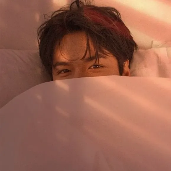 イ・ミンホの最近の活動ショット