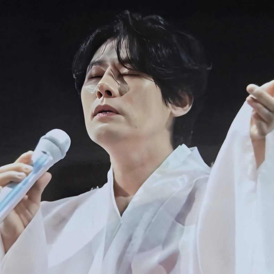 A moment captured by a fan of Kang Moonkyung