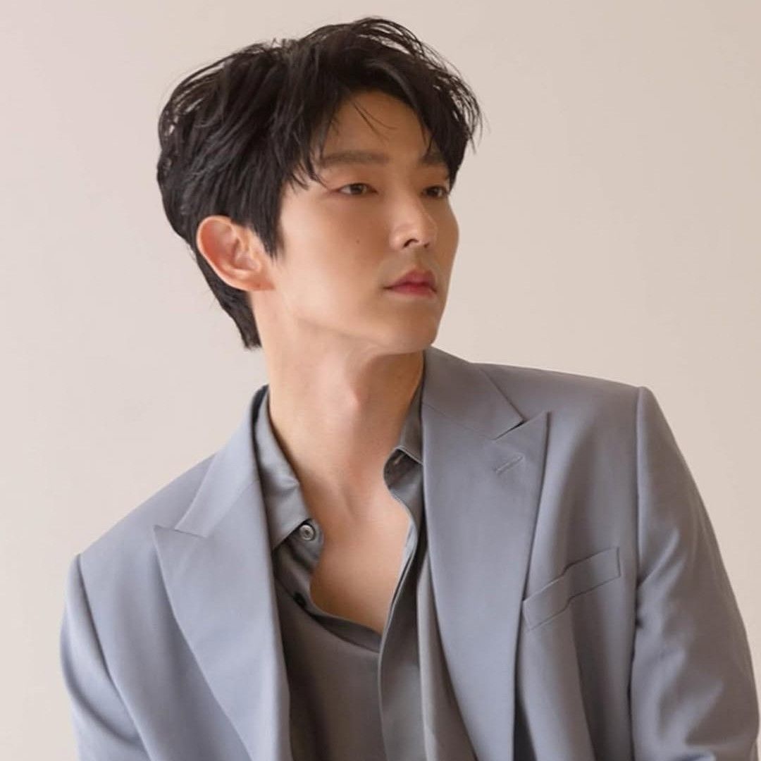 Behind-the-scenes cut of Lee Joongi