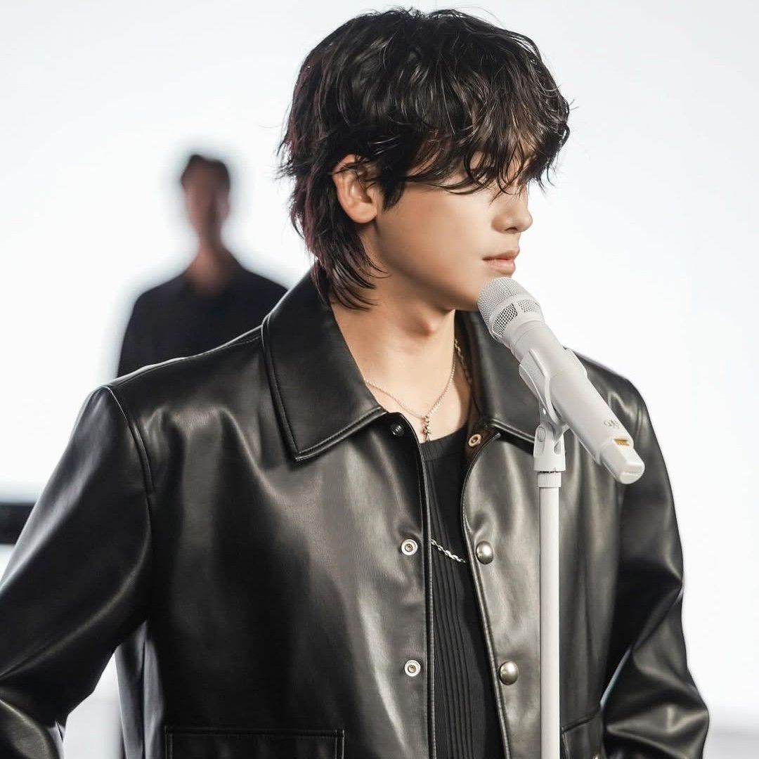 Behind-the-scenes cut of Park Hyungsik