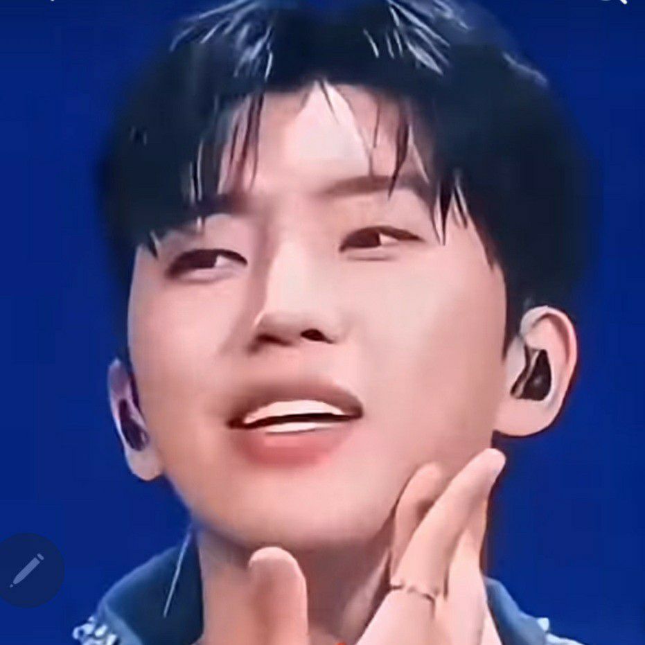 Foto terbaru dari Lim Youngwoong