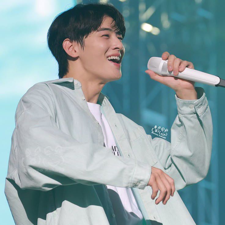 Foto kegiatan terbaru dari Cha Eunwoo