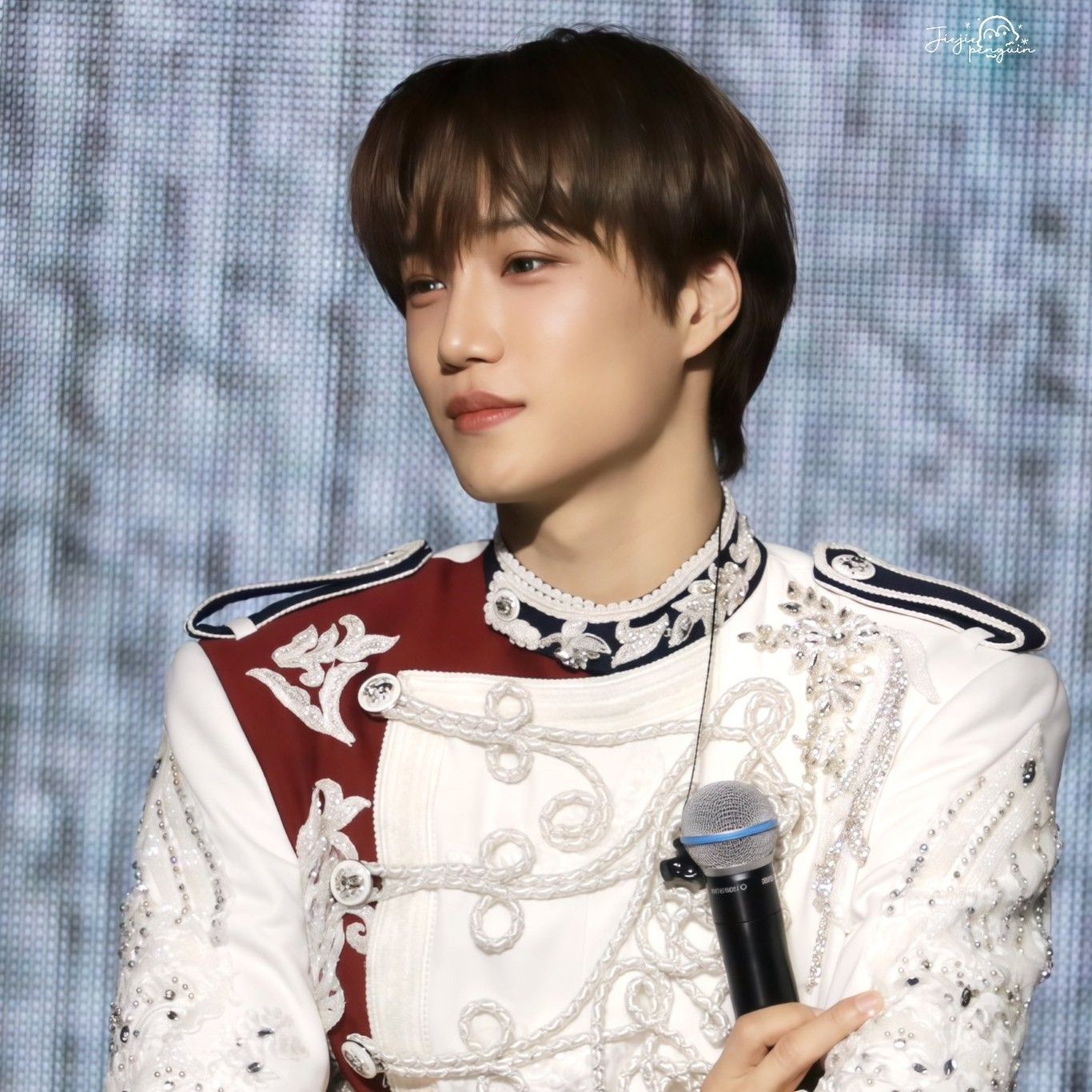 A moment captured by a fan of KAI