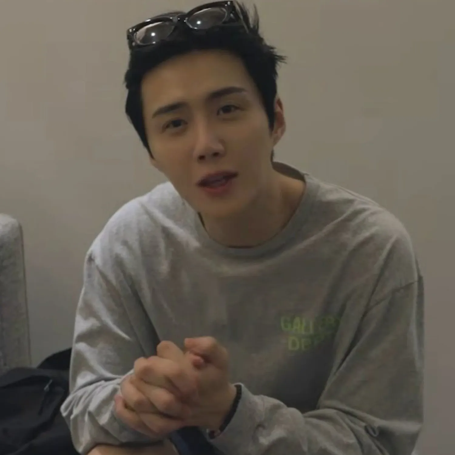 Behind-the-scenes cut of Kim Seonho