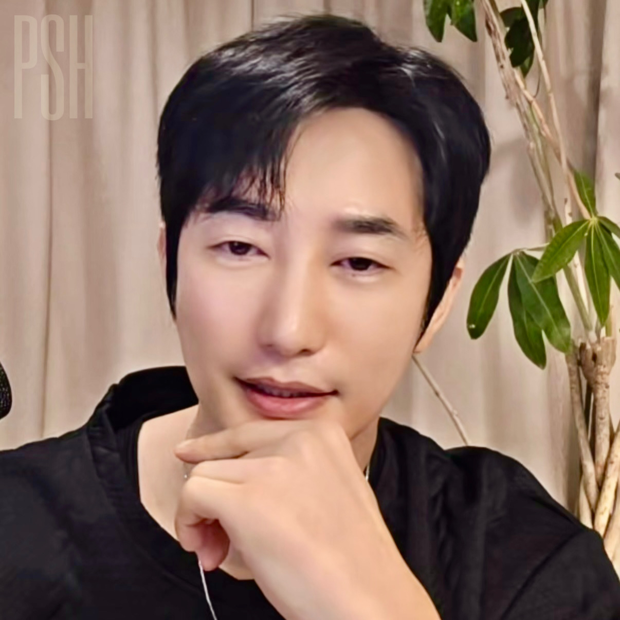 Behind-the-scenes cut of Park Sihoo