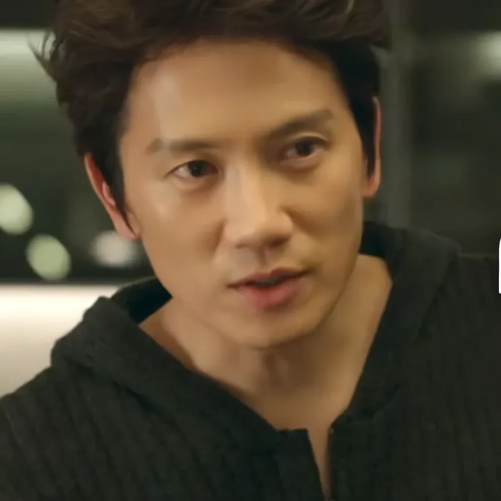 Recent activity shot of Ji Sung