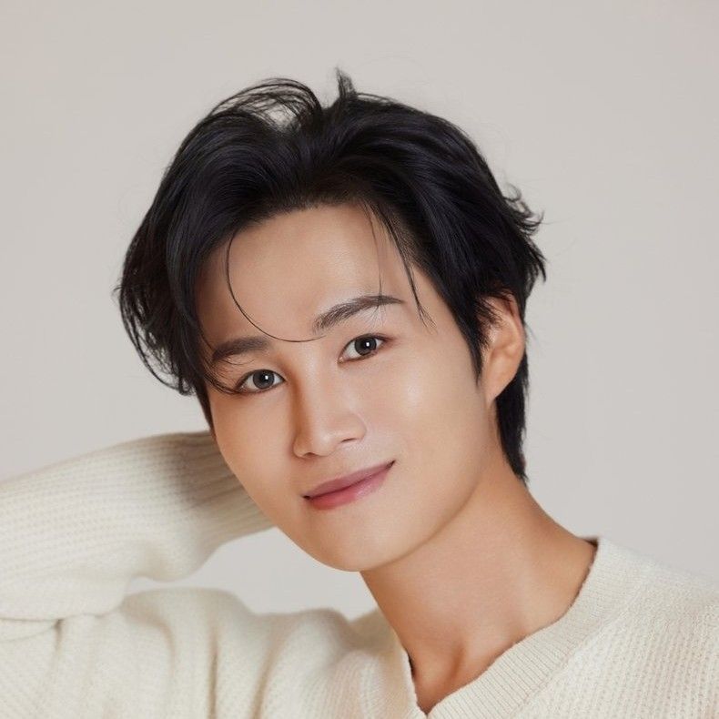 김희재의 비하인드 컷