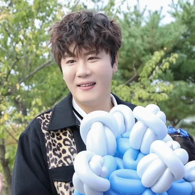 Behind-the-scenes cut of Jin Haesung
