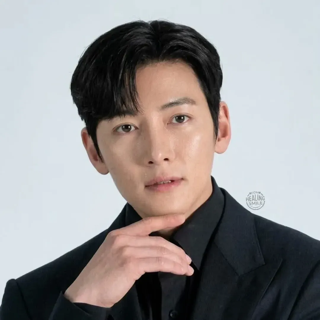 Behind-the-scenes cut of Ji Changwook
