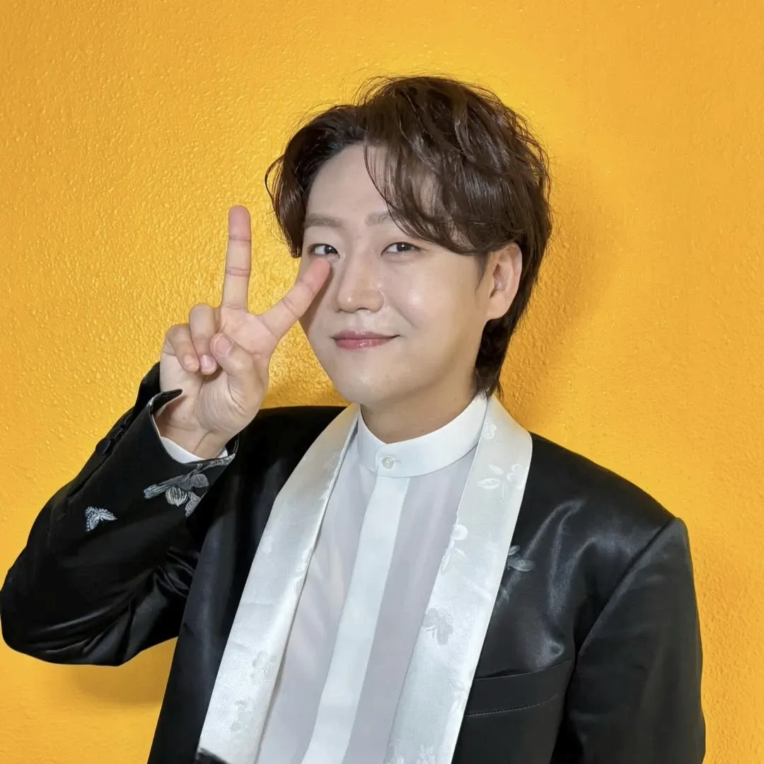 Behind-the-scenes cut of Min Soohyun