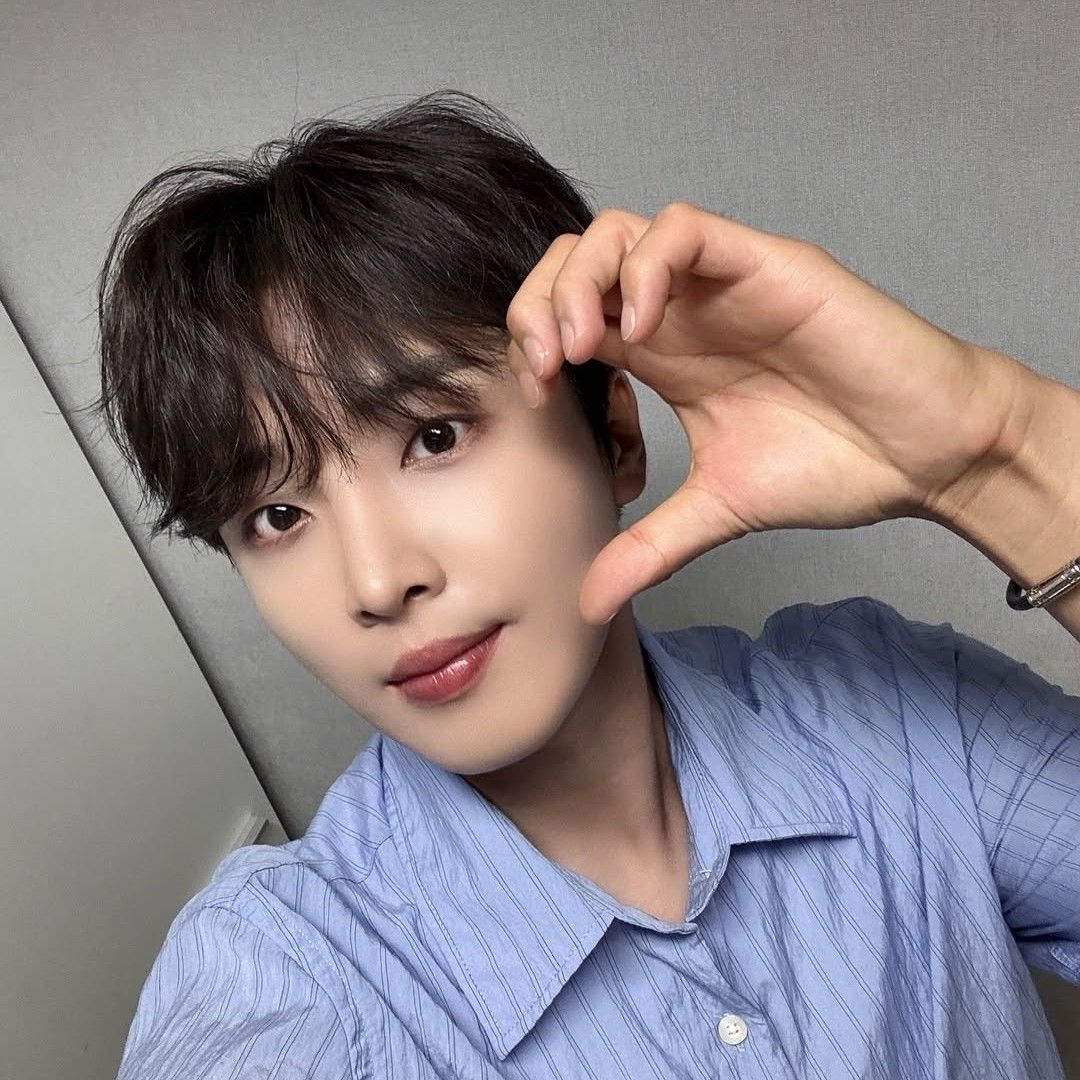 A moment captured by a fan of Hwang Yunsung