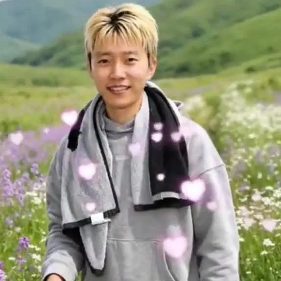 Recent activity shot of Lim Youngwoong