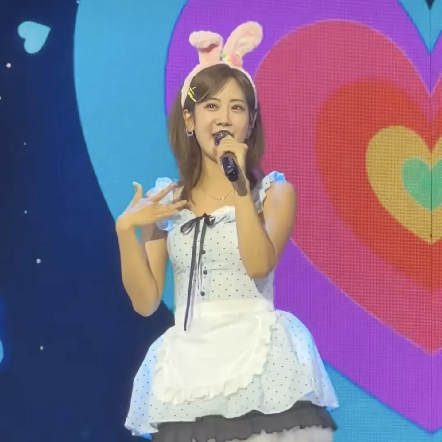 Behind-the-scenes cut of Kang Hyeyeon