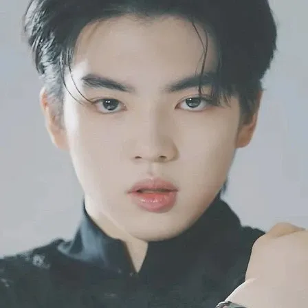 A moment captured by a fan of Cha Junhwan