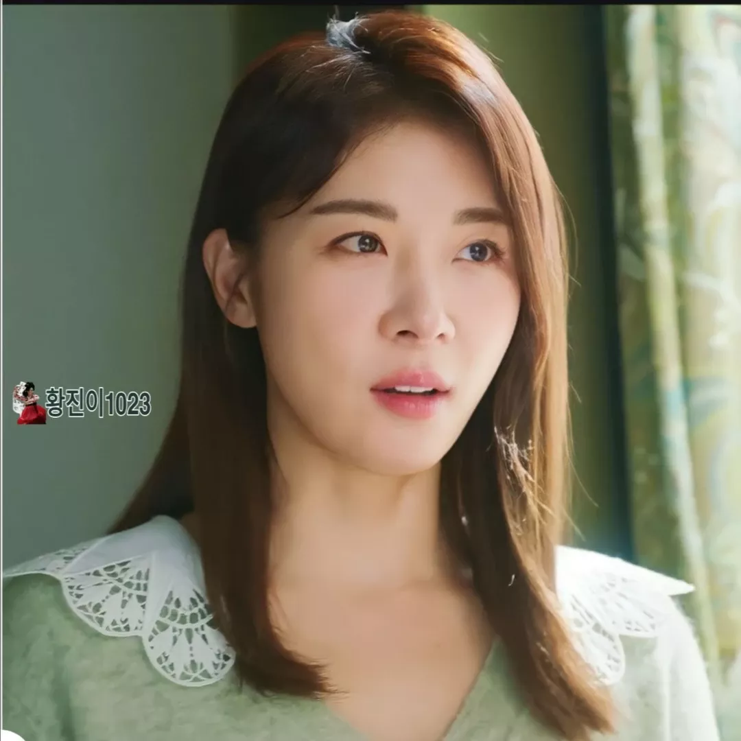 Latest photo of Ha Jiwon