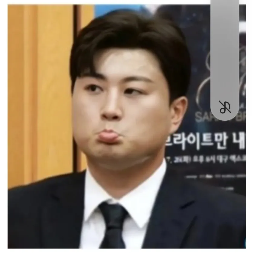 Behind-the-scenes cut of Kim Hojoong