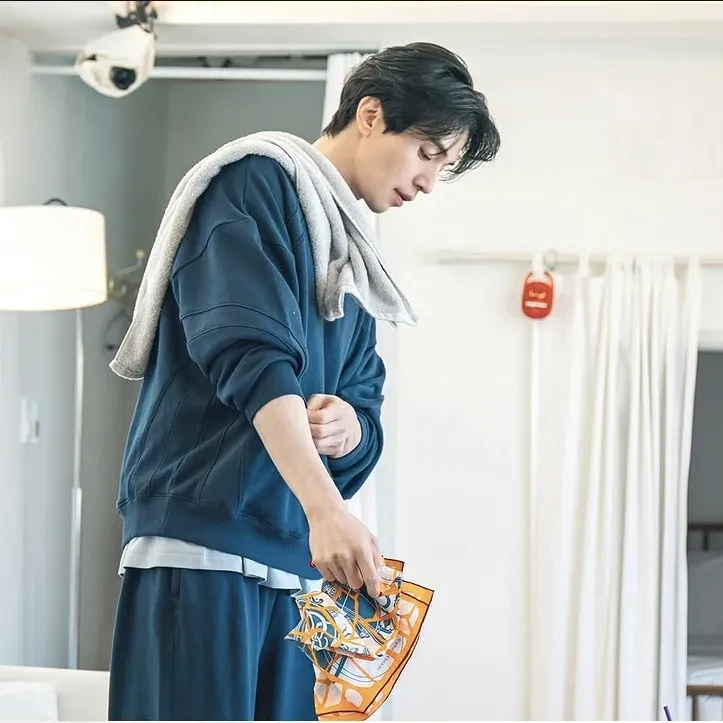 Latest photo of Lee Dongwook