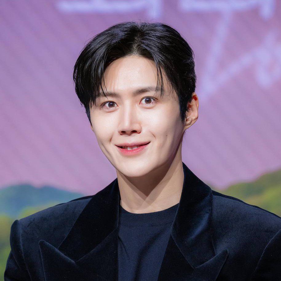 Latest photo of Kim Seonho