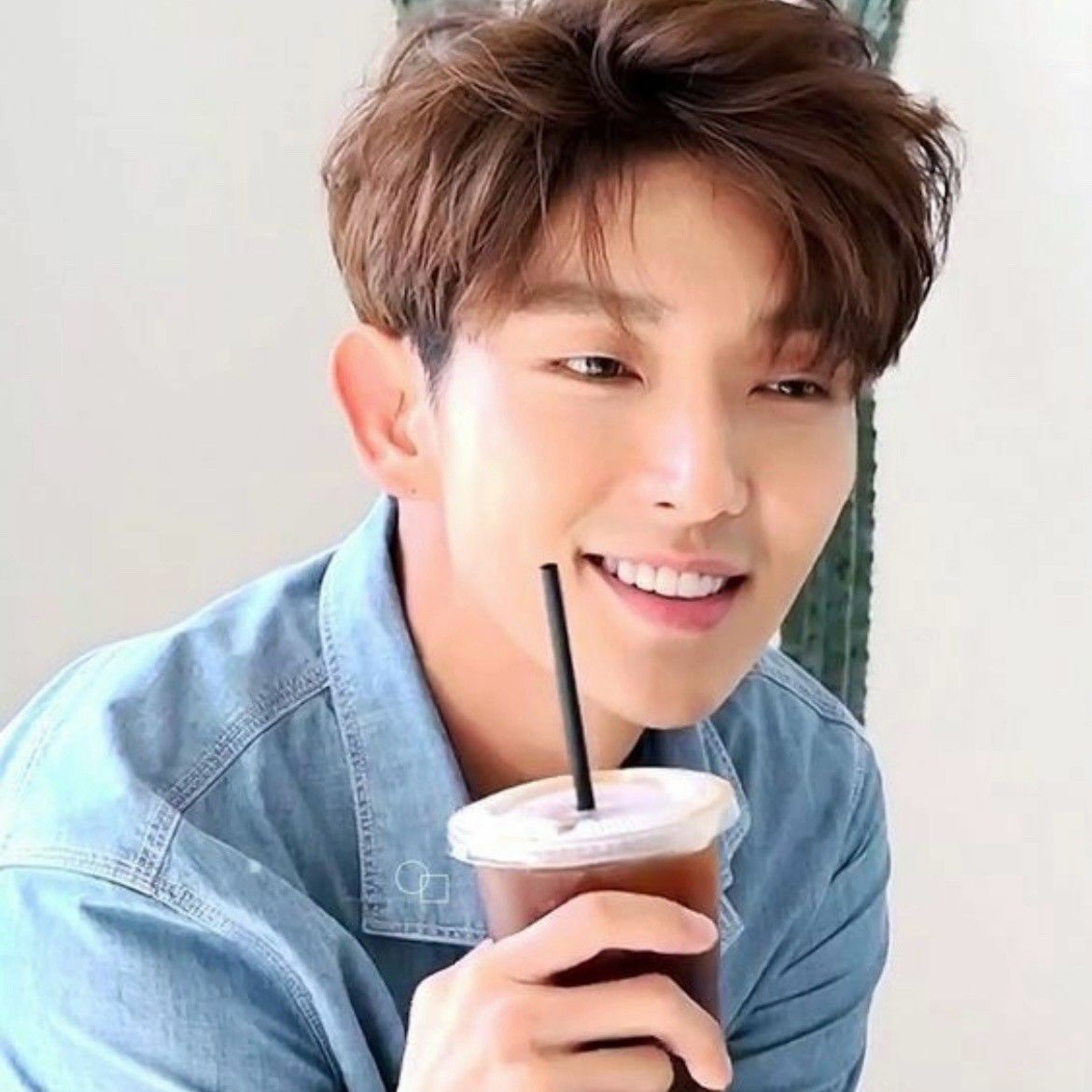 Cuplikan di balik layar dari Lee Joongi