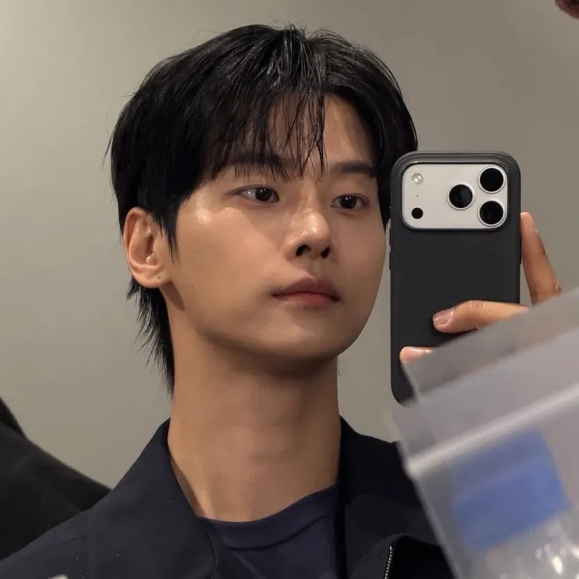 A moment captured by a fan of Cha Hakyeon (N)