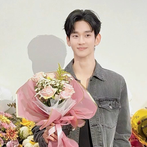 Recent activity shot of Kim Soohyun