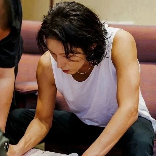 A moment captured by a fan of Lee Joongi